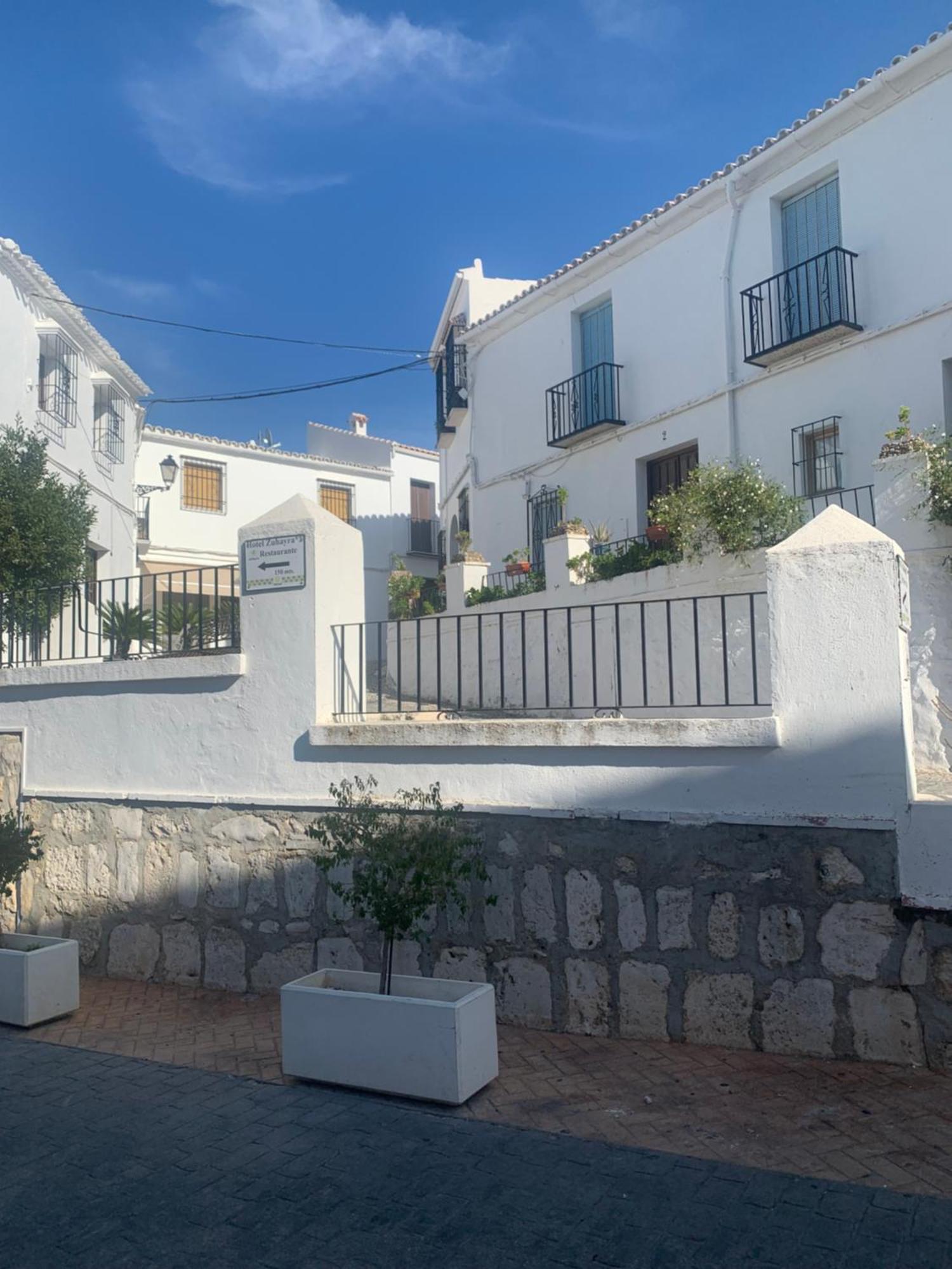 La Plaza Apartment Zuheros Luaran gambar